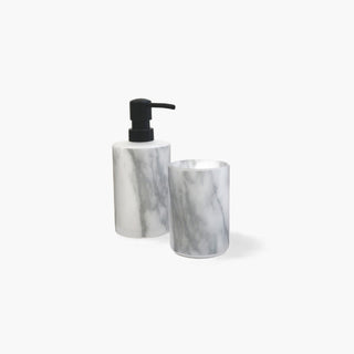 Copo EF Mármore Gris em vidro com efeito marmorizado em tons de cinza. Design contemporâneo e minimalista. Altura 10 cm. Linha EF Mármore Gris.